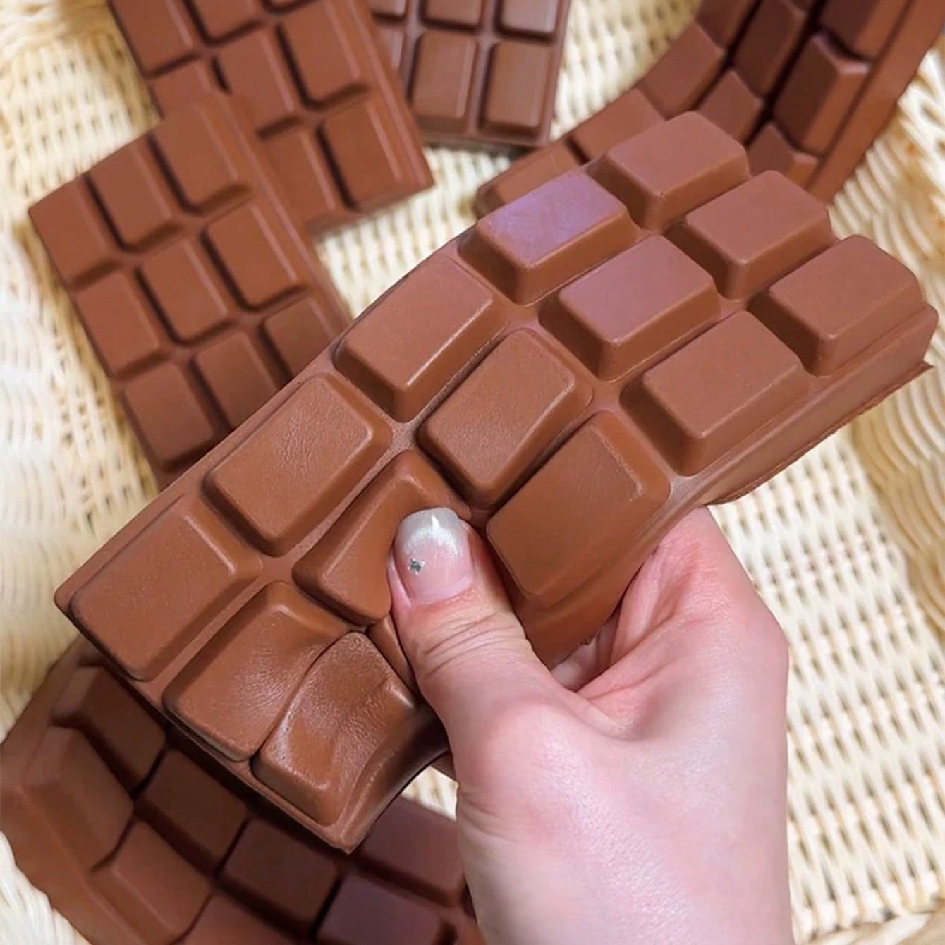 Chocolate Slow-Rebound Squishy Toy Large Stress-Relief Bread Cake Squishy Toy Popular Viral Stress-Relief Item
