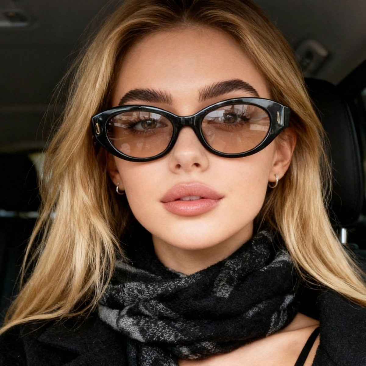 New Cross-Border French Retro Style Narrow-Frame Cat-Eye Sunglasses with Metal Letter Decoration and Rivet Details, Niche Design Sunglasses