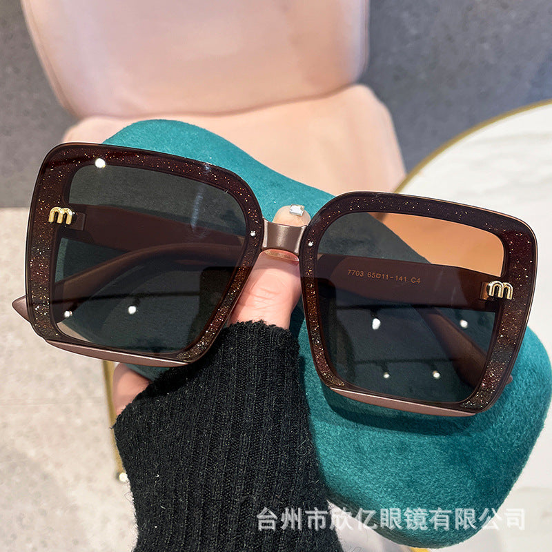 2026 New Model Xiaohongshu Style Square Frame with Glitter Powder, High-End Sunglasses, Fashionable Internet Celebrity Trendy Sunglasses