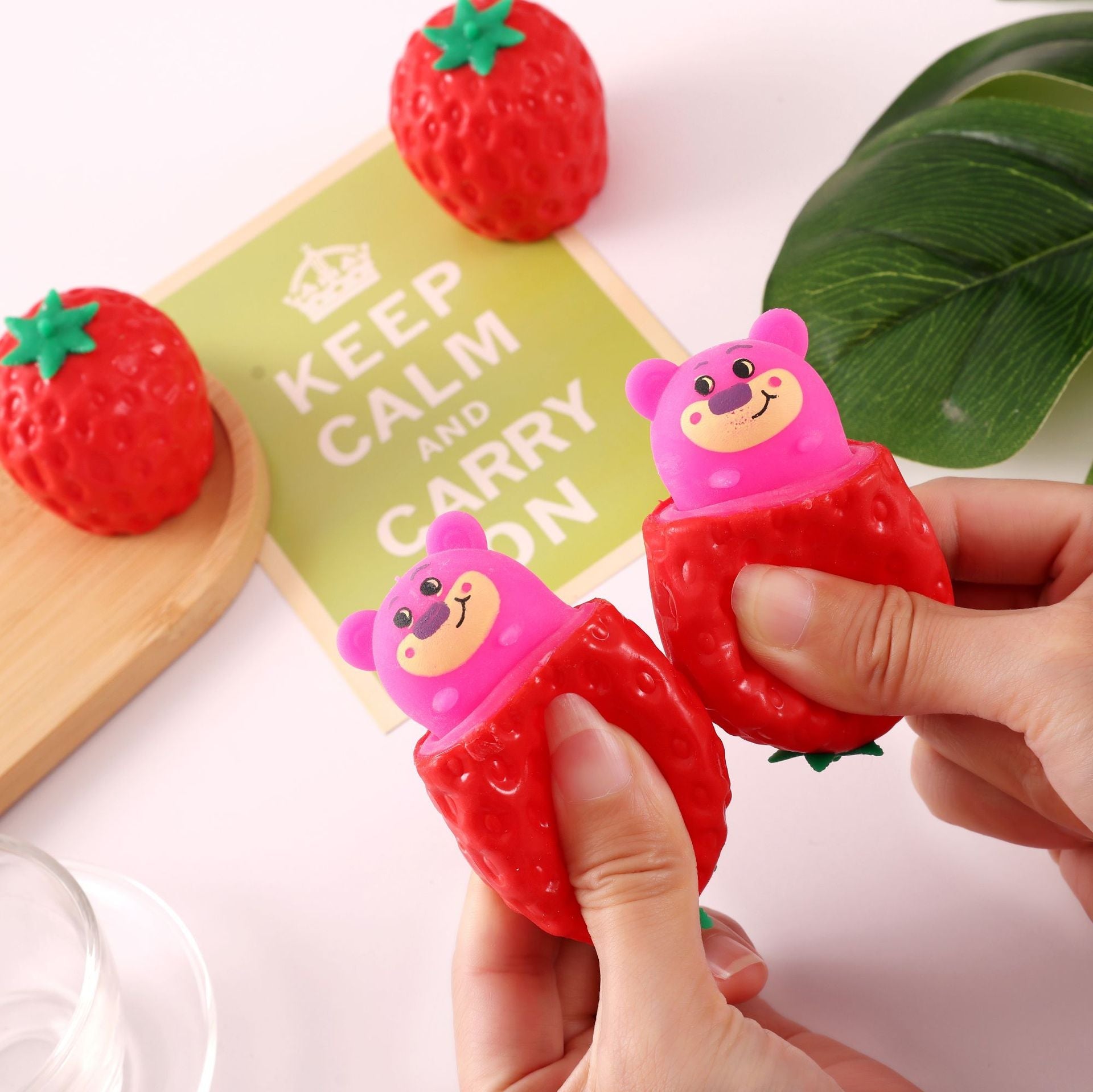 Creative prank cute pet stress-relief toy: little mouse, squirrel cup, squeeze toy, stress-relief ball, cheese toy for venting and stress reduction