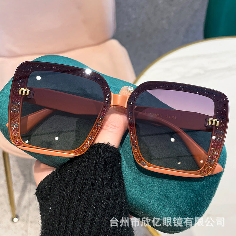 2026 New Model Xiaohongshu Style Square Frame with Glitter Powder, High-End Sunglasses, Fashionable Internet Celebrity Trendy Sunglasses