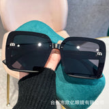 2026 New Model Xiaohongshu Style Square Frame with Glitter Powder, High-End Sunglasses, Fashionable Internet Celebrity Trendy Sunglasses